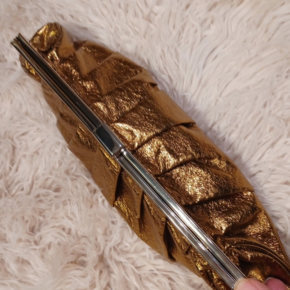 BcbgMaxAzria evening clutch - Picture 10 of 15